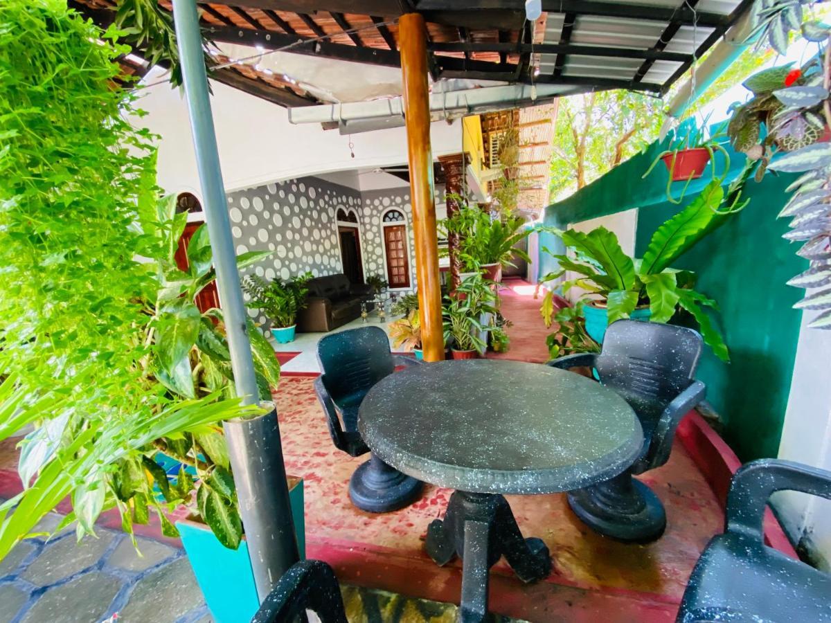 Pearl White House Appartement Udawalawe Buitenkant foto